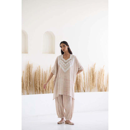 Inej Lakeer Beige Kaftan Beige Kaftan Kurta with Pant (Set of 2)