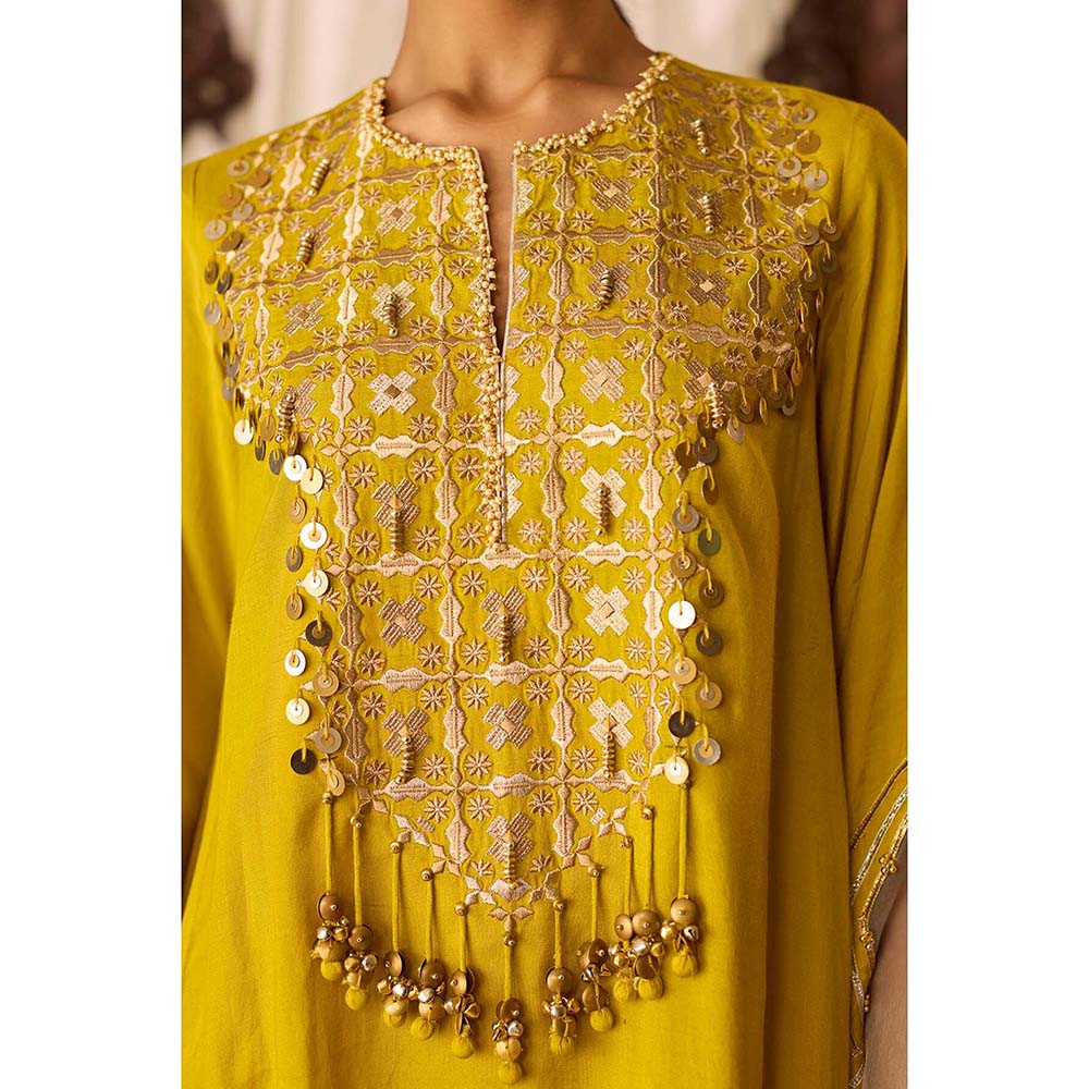 Inej Leher Yellow Kali Kurta with Pant (Set of 2)