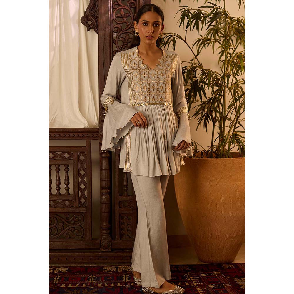 Inej Leher Grey Yok Kurti with Pant (Set of 2)