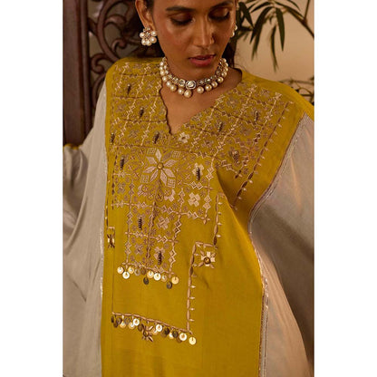 Inej Leher Yellow Kaftan with Salwar (Set of 2)