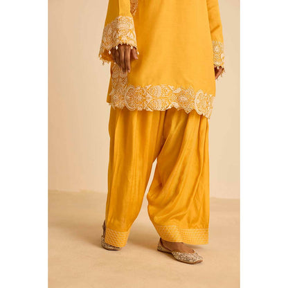 Inej Yellow Kashmiri Kurta with Salwar and Dupatta (Set of 3)