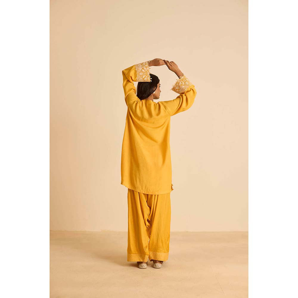 Inej Yellow Kashmiri Kurta with Salwar and Dupatta (Set of 3)