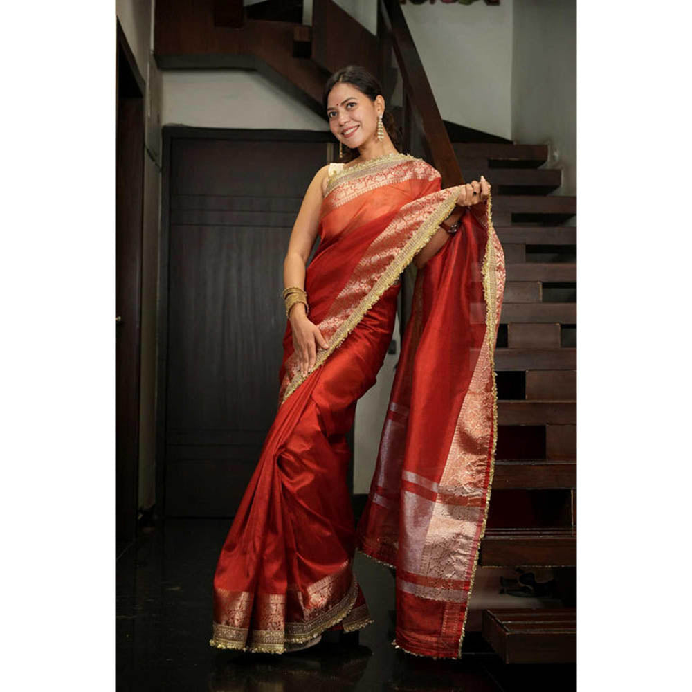 Isadora Life Womens Woven Zari Red Pre-Draped Saree With Unstitched Blouse