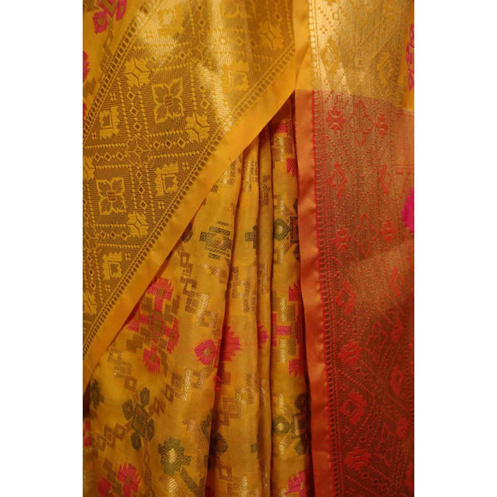 Isadora Life Womens Woven Zari Yellow Pre-Draped Saree With Unstitched Blouse