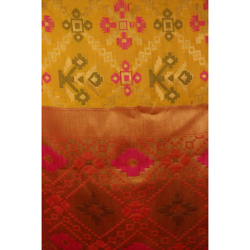 Isadora Life Womens Woven Zari Yellow Pre-Draped Saree With Unstitched Blouse