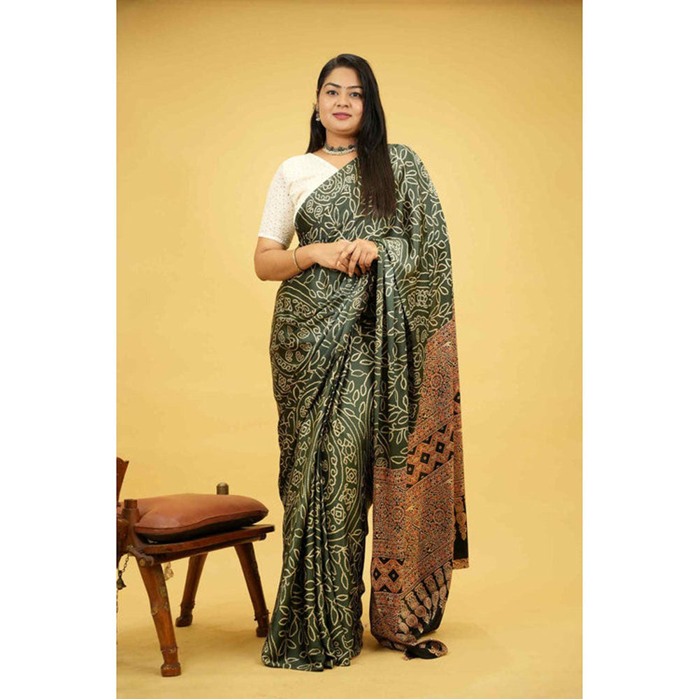 Isadora Life Womens Printed Green Pre-Draped Saree with Unstitched Blouse