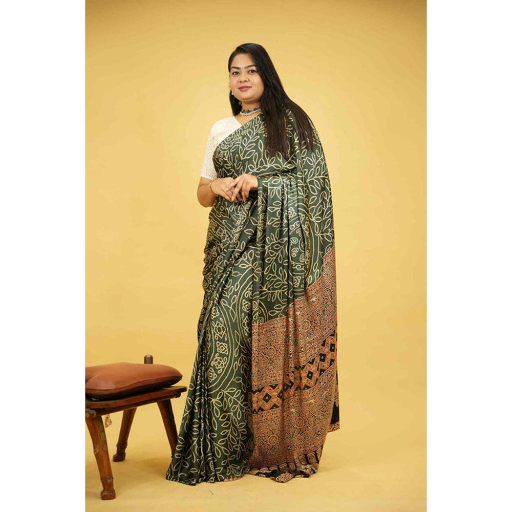 Isadora Life Womens Printed Green Pre-Draped Saree with Unstitched Blouse