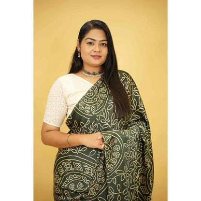 Isadora Life Womens Printed Green Pre-Draped Saree with Unstitched Blouse