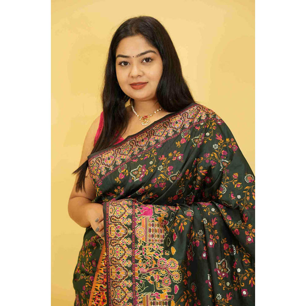 Isadora Life Womens Printed Green Pre-Draped Saree with Unstitched Blouse