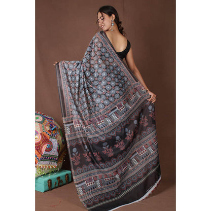 Isadora Life Womens Floral Printed Black Pre-Draped Saree with Unstitched Blouse