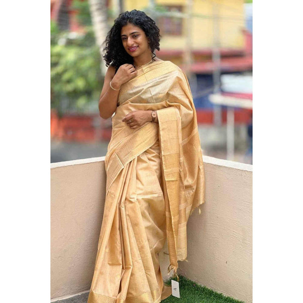 Isadora Life Womens Woven Zari Beige Pre-Draped Saree With Unstitched Blouse