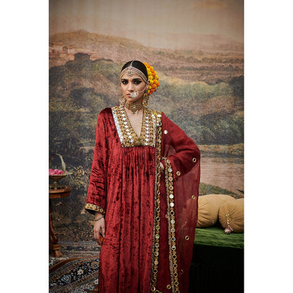 ITRH Red Surkh Shahi Kurta with Pant and Dupatta (Set of 3)