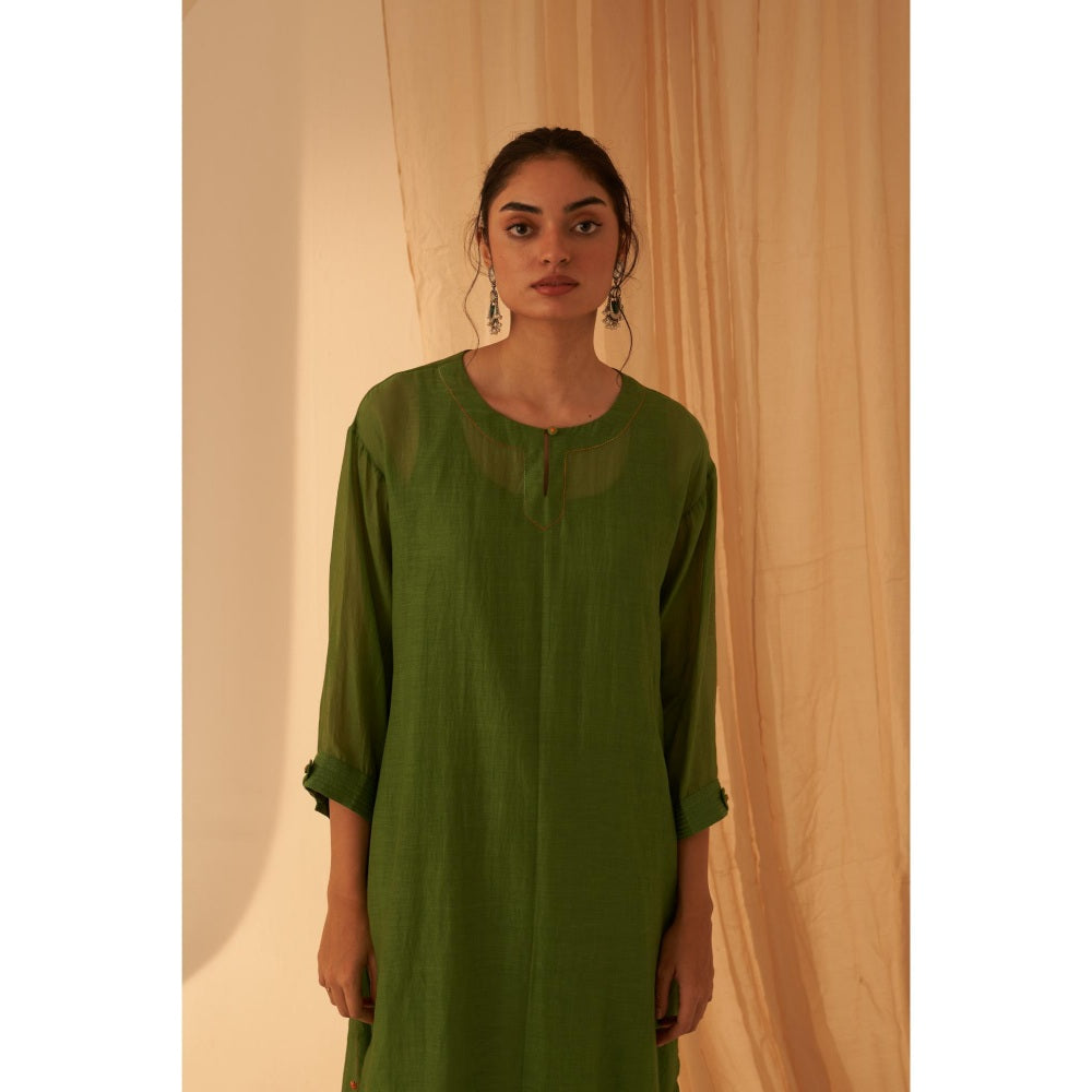 Janki India Elegant Green Embroidery Kurta with Pant and Dupatta with Slip (Set of 4)