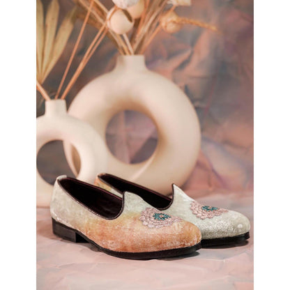 Jatin Malik Ombre Embroidered Cream Juttis