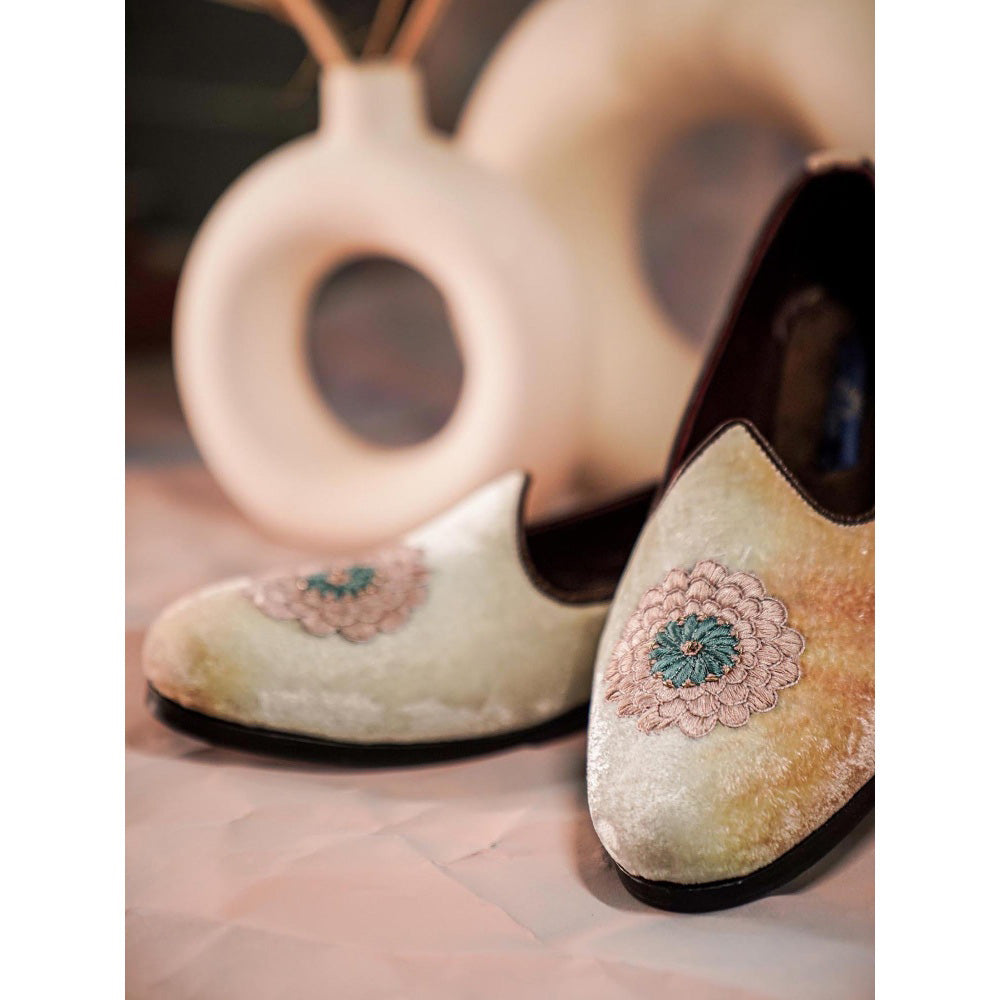 Jatin Malik Ombre Embroidered Cream Juttis