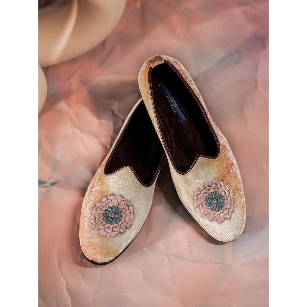 Jatin Malik Ombre Embroidered Cream Juttis