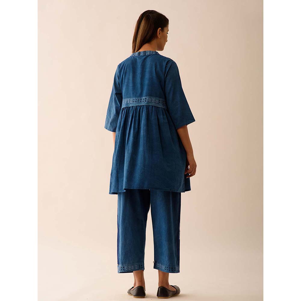 JAYATI GOENKA Blue Solid Kurti