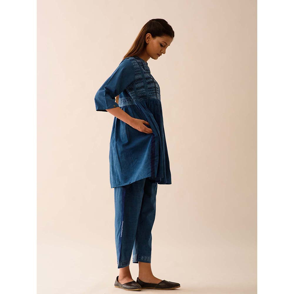 JAYATI GOENKA Blue Solid Kurti