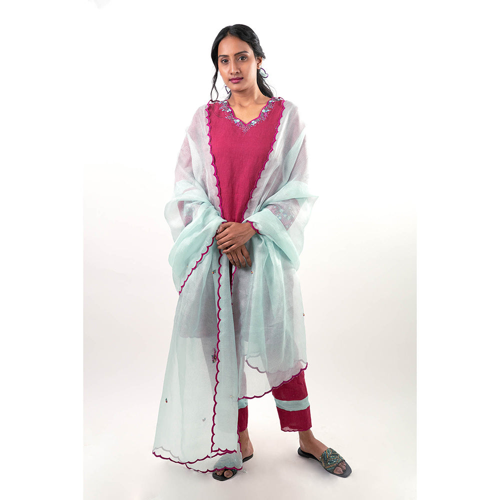 Journal By Pranay Magenta Gulrukh Kurta with Pant and Dupatta (Set of 3)
