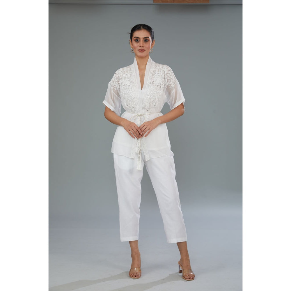 Kahani Lush Embroidered White Co-Ord (Set of 4)