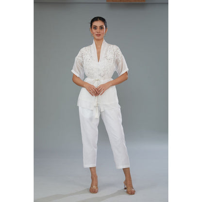 Kahani Lush Embroidered White Co-Ord (Set of 4)