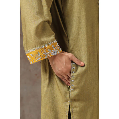 Kanika Sharma Sukhi Mehendhi Ghera Kurta with Jama and Dupatta (Set of 3)