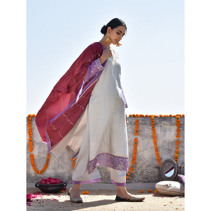 Kanika Sharma Zameeni Lahoriya Seeda Kurta with Pant & Dupatta (Set of 3)