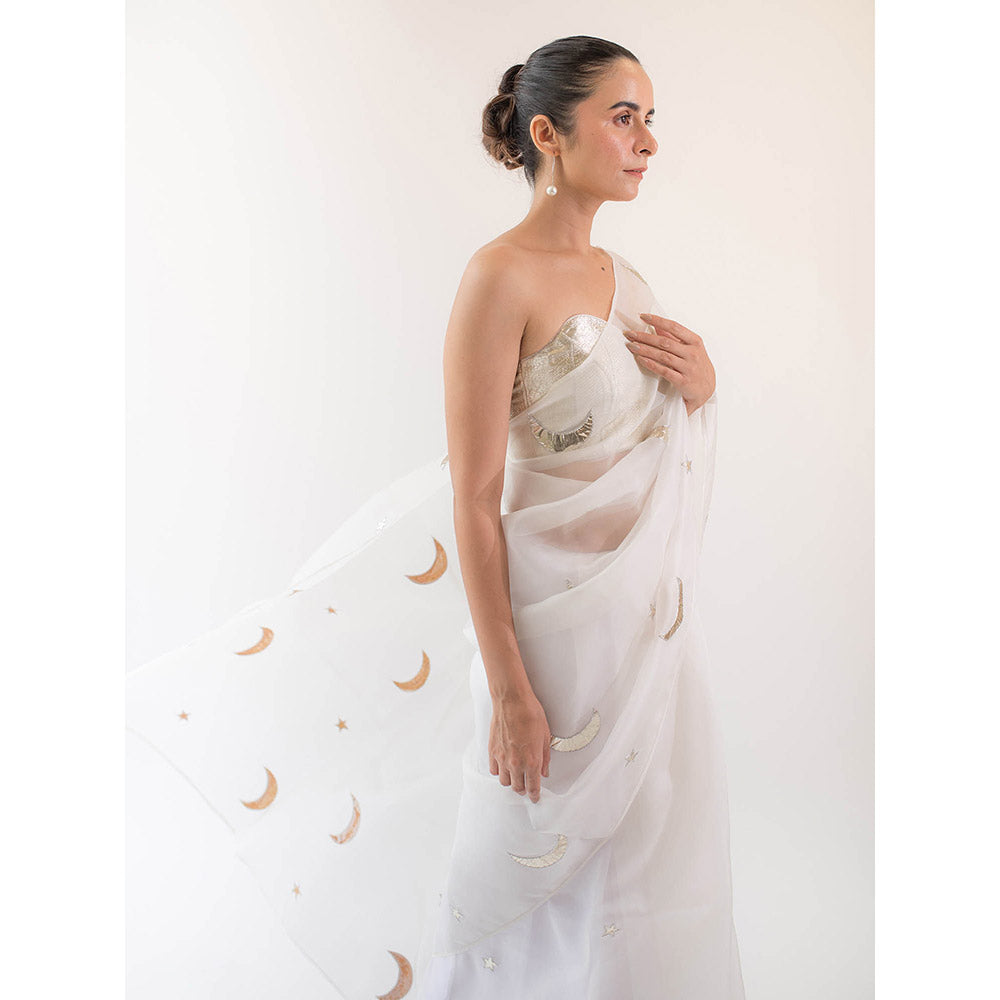KAPARDARA The Light Of The Moon In The Night Sky Is The Moonlight Saree