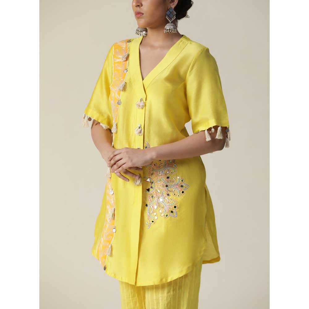 Arpita Sulakshana Jaune Mimosa Yellow Hand Painted Embroidered Co-Ord (Set of 2)