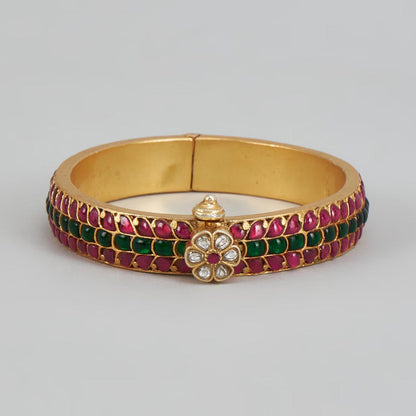 KARISA DESIGNS Hariyali Kundan Bangle