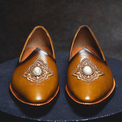 Kavith Sainaani Tan White Gem Jutti