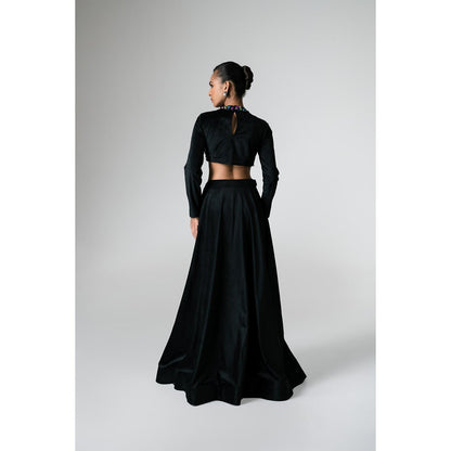 KHUMAAR SHUCHI BHUTANI The Twilight Rogue Black Co-Ord Set