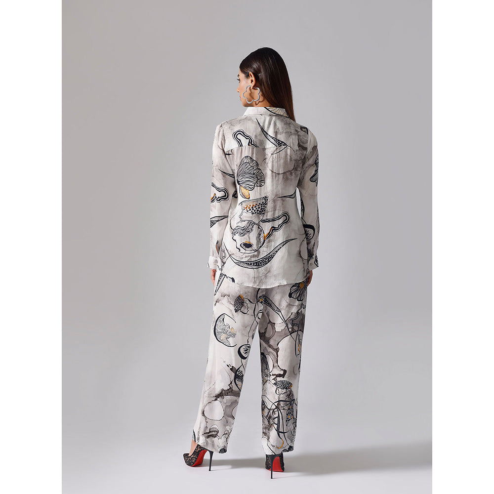 Klad Reflect Monochrome Printed Collar Neck Shirt