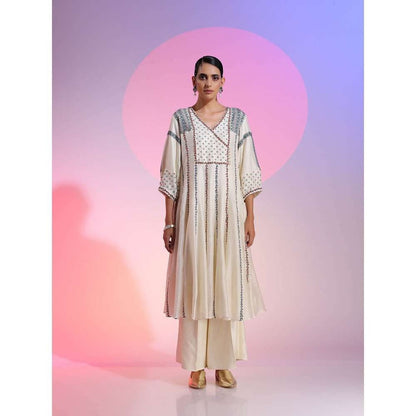 Kudi Pataka Designs Sana White Kurta With Pant (Set of 2)
