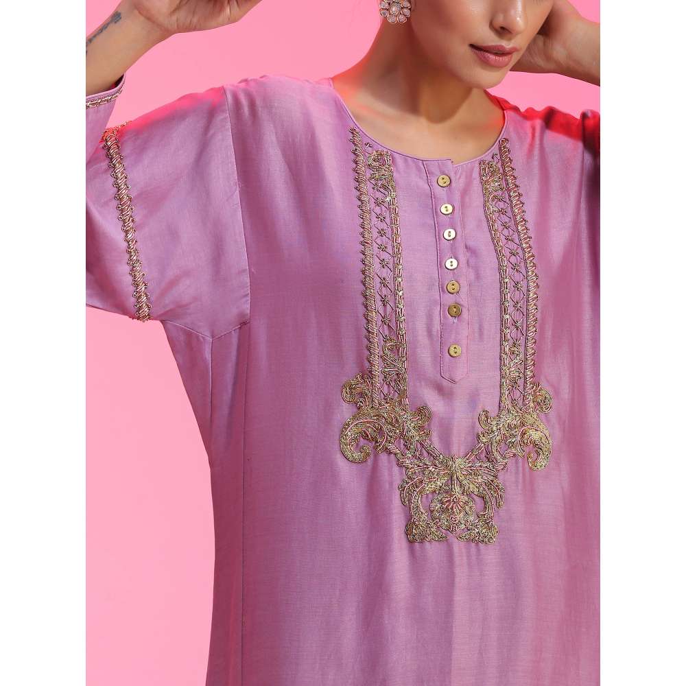 Kudi Pataka Designs Lajjo-li Mauve Kurta With Chudidar & Dupatta (Set of 3)