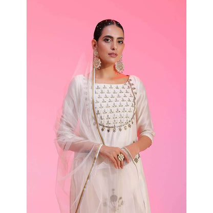 Kudi Pataka Designs Begam-iv White Kurta With Pant & Dupatta (Set of 3)