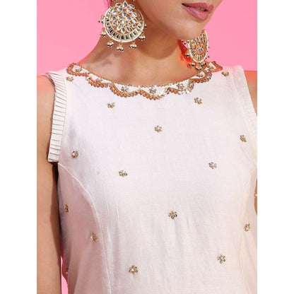 Kudi Pataka Designs Kamaya White Kurti With Dhoti & Dupatta (Set of 3)