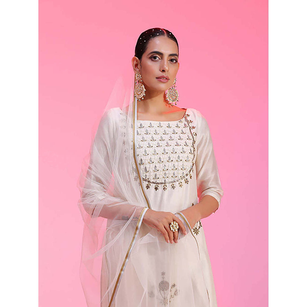 Kudi Pataka Designs Begam/Iv Kurta with Pant and Dupatta