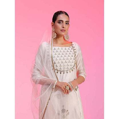 Kudi Pataka Designs Begam/Iv Kurta with Pant and Dupatta