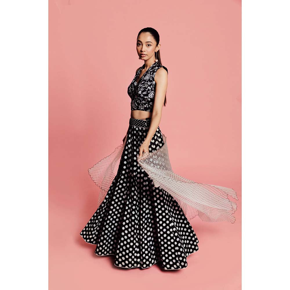Label Earthen Women Black Floral Lehenga with Choli & Dupatta (Set of 3)
