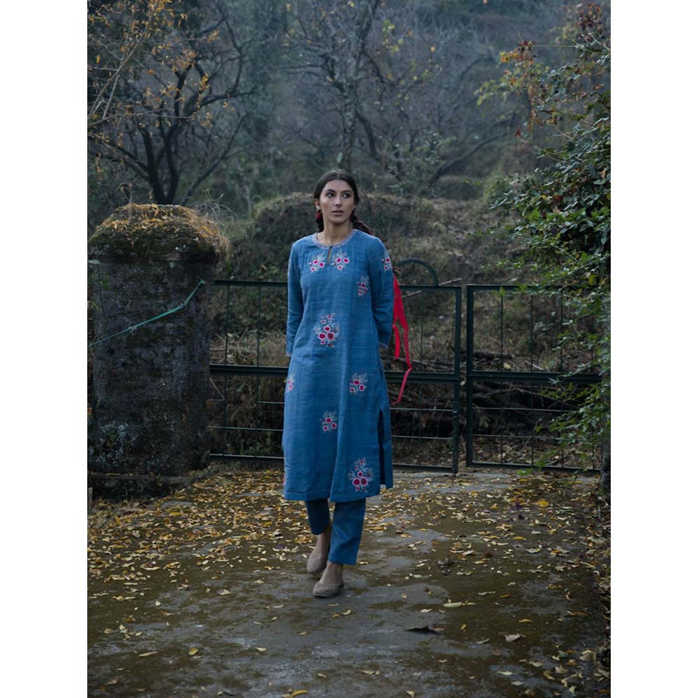 Label Earthen Women Blue Floral Kurta with Pant (Set of 2)