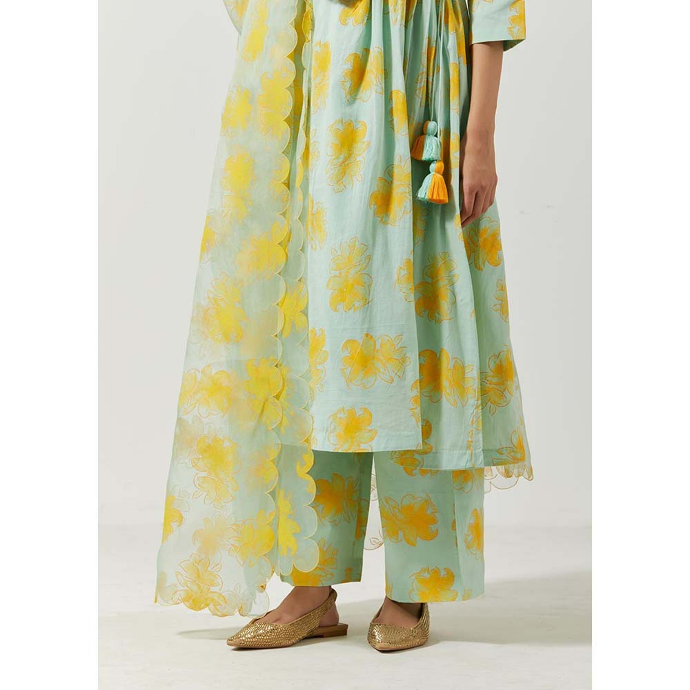 Label Earthen Women Green Floral Kurta with Palazzo & Dupatta (Set of 3)