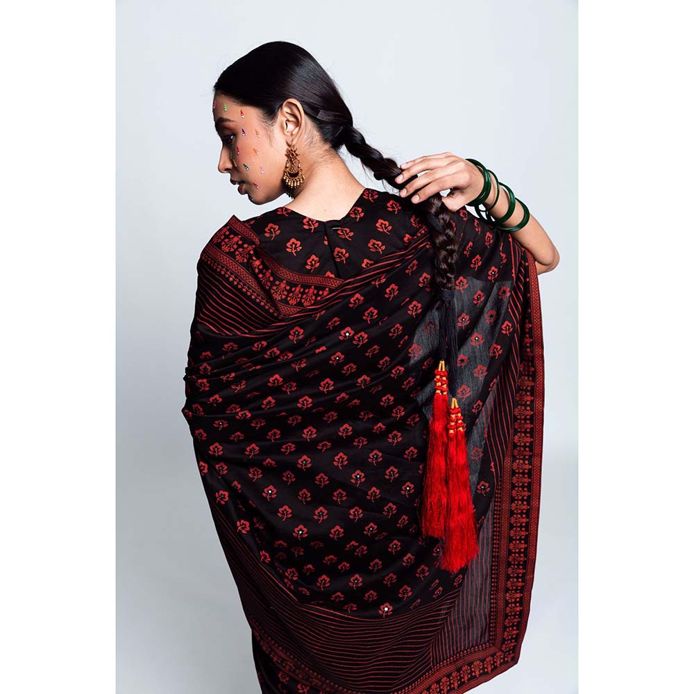 Label Earthen Women Black Floral Saree with Stitched Blouse