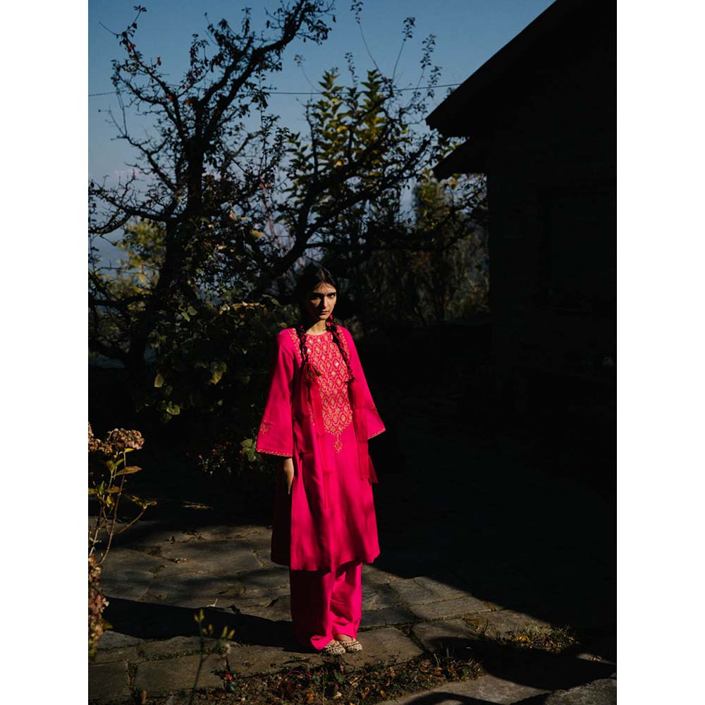 Label Earthen Women Magenta Embroidered Kurta with Salwar (Set of 2)