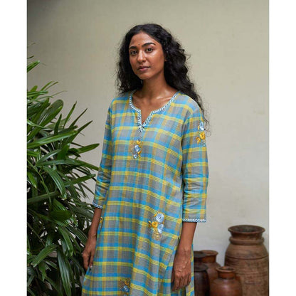 Label Earthen Neela Sitara Phool Checked Embroidered Kurta Pant with Dupatta (Set of 3)