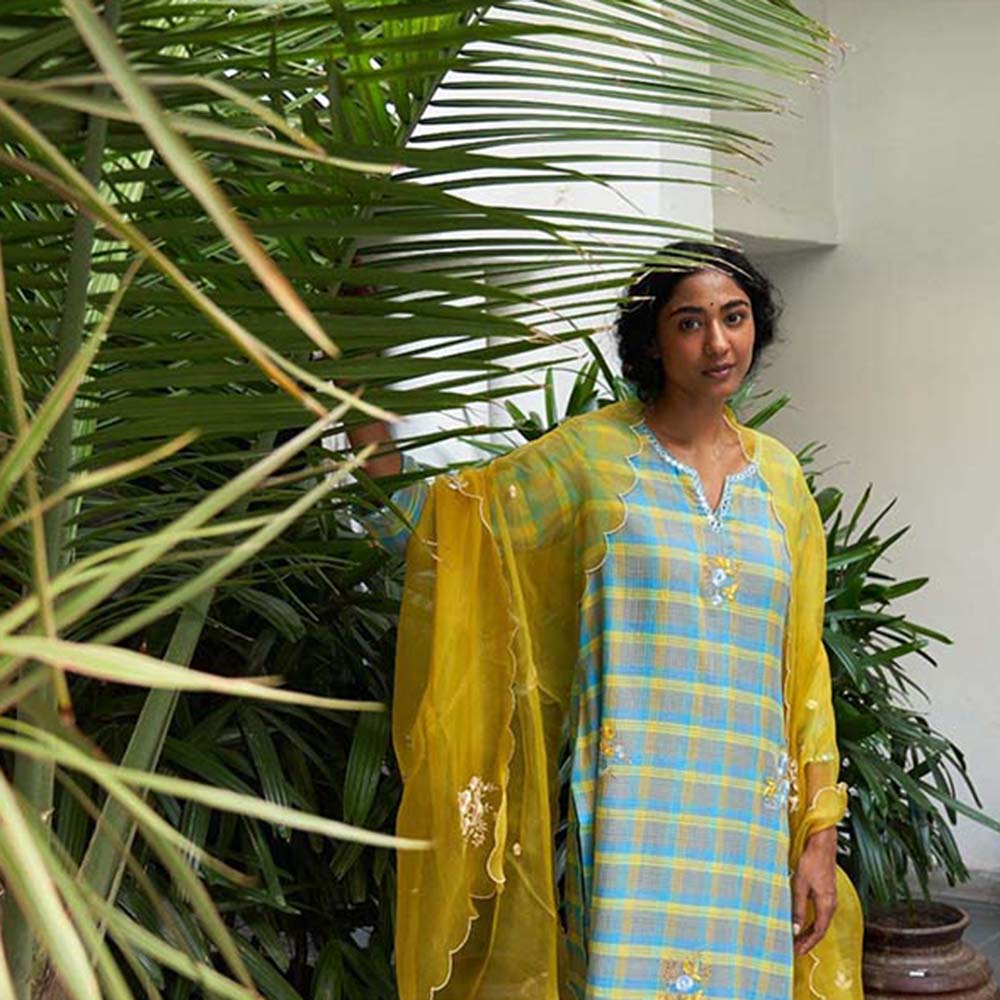 Label Earthen Neela Sitara Phool Checked Embroidered Kurta Pant with Dupatta (Set of 3)