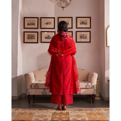 Label Earthen Laal Guchha Sitara Kurta Pant with Dupatta (Set of 3)