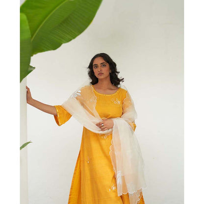 Label Earthen Gul Genda Embroidered Kurta Pant with Dupatta (Set of 3)