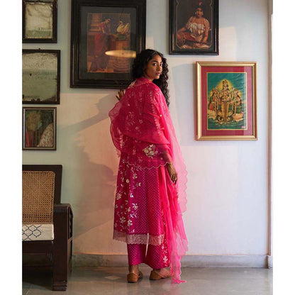 Label Earthen Gulabi Chameli Kurta Pant with Dupatta (Set of 3)