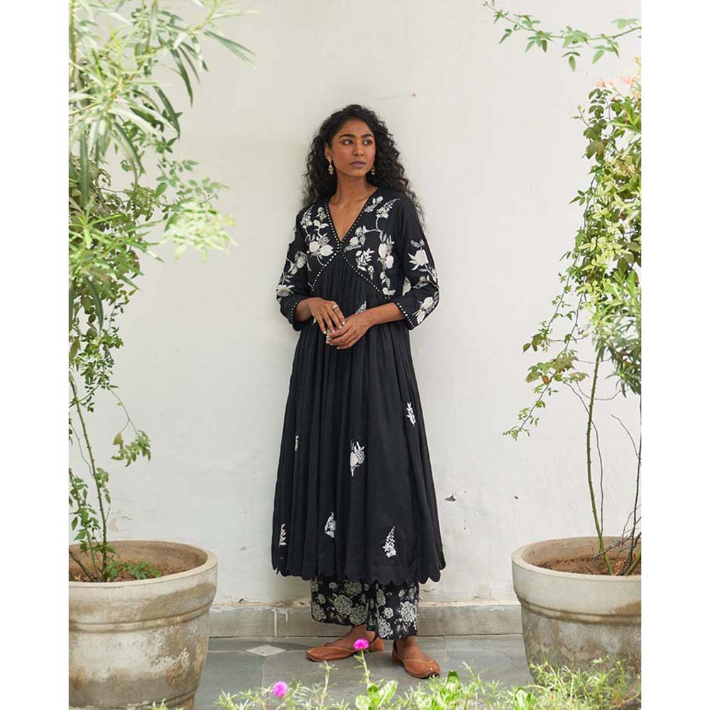 Label Earthen Chuimui Embroidered Kurta Pant with Dupatta (Set of 2)